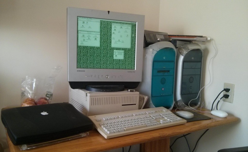 Screen shot of Quadra desktop. Notice the floppy drive has been read successfully.